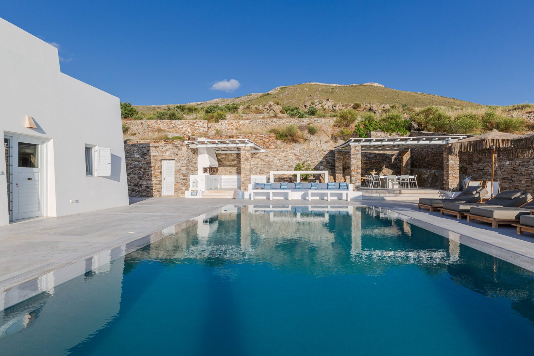 6-Bedroom Sea View Villa in Parikia — photograph 12